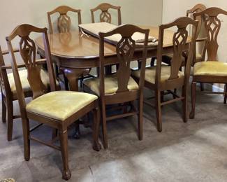 KNOX-HUTCHINS FURNITURE DINING TABLE w 8 CHAIRS, & 3 LEAVES NO SHIPPING PICKUP ONLY