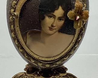 VTG. FABERGE STYLE HAND DECORATED CAMEO DESIGN OSTRICH EGG, FLORAL ACCENTS, ORNATE GOLD TONE STAND, 7in H, ONE OF A KIND, HINGE NEEDS REPAIR NO SHIPPING PICKUP ONLY
