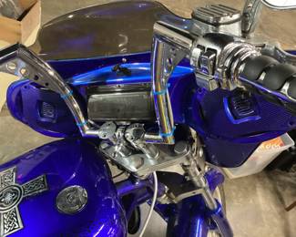 2021 HARLEY DAVIDSON VIN: 4EMEW2E3YN151010 Color: BLUE 2021 CUSTOM HARLEY DAVIDSON w REVTECH 6 SPEED TRANSMISSION, ENGINE CODE 58505 with 6 SPEED HIGHWAY TRANSMISSION, CUSTOM BLUE PAINT, AFTER MARKET GRIPS, CUSTOM RIMS, FREEDOM PERFORMANCE PIPES,