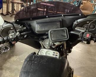 1993 YAMAHA VMAX VIN: JYA2WEE07PA035583 Color: BLACK 1993 YAMAHA VMAX MOTORCYCLE