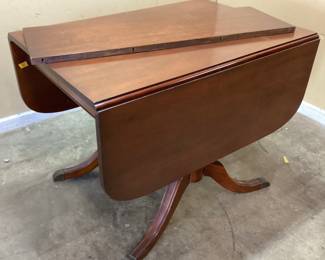 MID CENTURY MAHOGANY DROP LEAF DINING TABLE w PULL PIN SEPARATION FOR LEAF NO SHIPPING PICKUP ONLY