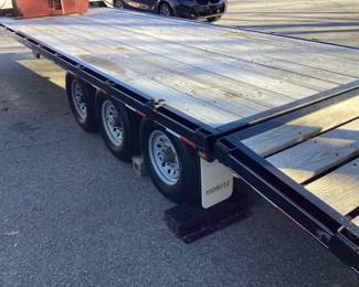 2020 MORITZ FBSH+5 22 20000 3 AXLE VIN: 4wxbf3229j1031924 32ft MORITZ GOOSENECK FLATBED 3 AXLE TRAILER WITH TREATED WOOD DECK IDEAL FOR HAULING LARGE & WIDE CARGO