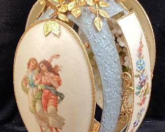 VTG. FABERGE STYLE HAND DECORATED BIRDS DESIGN OSTRICH EGG, FLORAL ACCENTS, ORNATE GOLD TONE STAND, 10.5in H, ONE OF A KIND NO SHIPPING PICKUP ONLY