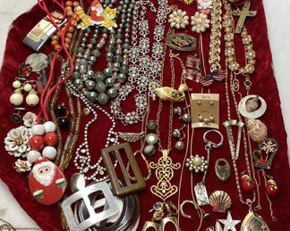 ASSORTED COSTUME JEWELRY