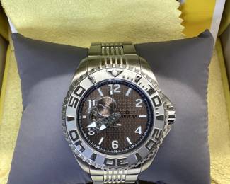 INVICTA 17458 AUTOMATIC WAT CH THIS SERIES FEATURES A BRUSHED AND POLISH STRUCTURE WITH CHRONOGRAPH HOUR DISPLAY AND EXPOSED SKELETON MOVEMENT. BOX INCLUDED