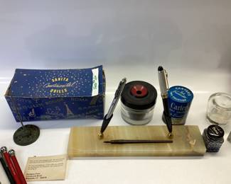 COLLECTION OF VINTAGE FOUNTAIN PENS WITH ONYX DESK PEN HOLDER. HANDMADE PAPER AND PENCILS