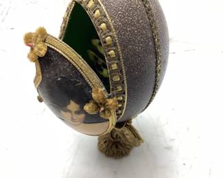 VTG. FABERGE STYLE HAND DECORATED CAMEO DESIGN OSTRICH EGG, FLORAL ACCENTS, ORNATE GOLD TONE STAND, 7in H, ONE OF A KIND, HINGE NEEDS REPAIR NO SHIPPING PICKUP ONLY