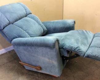 LA Z BOY RECLINER CHAIR NO SHIPPING PICKUP ONLY