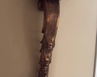 Decorative wall shelf 