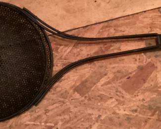 long handled cast iron popcorn campfire roaster