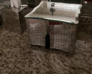 mirrored keepsake jewelry box