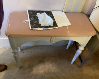 white laminate table work desk