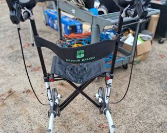 Upright rollator walker