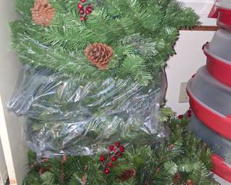 CHRISTMAS WREATHS NEW OR LIKE NEW