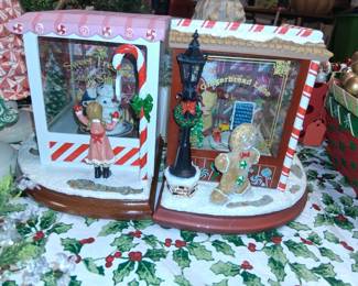 Animated store window Christmas display