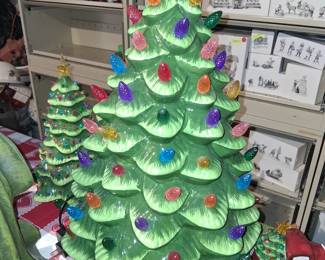 CERAMIC CHRISTMAS TREE