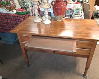 Possum belly bakers table