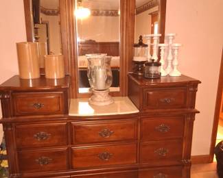 BEDROOM DRESSER WITH MIRROR 