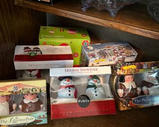 SALT AND PEPP SHAKERS 