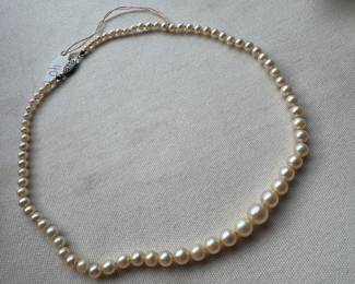 Mini Pearl Necklace