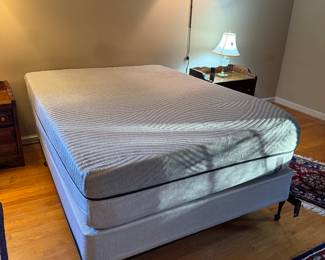 Select Comfort Full Size Adjustable Mattress (Like New / Working Condition)