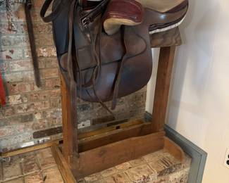 Custom English Side Saddle fitted by George 'Smoky' Everhart of Middleburg