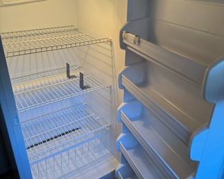 Kenmore 253.28432809 Upright Freezer (Inside)