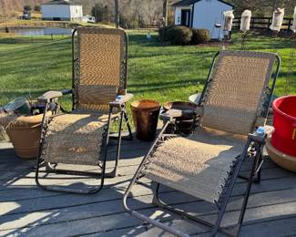 Outdoor Zero Gravity Lounge Chairs