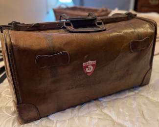 Vintage Leather Gladstone bag