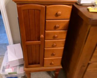 Small jeweler cabinet $40 