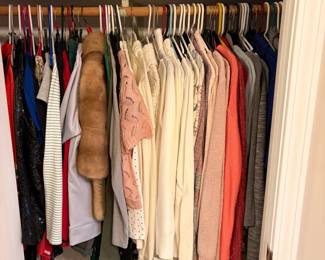 Loads of women's clothing 