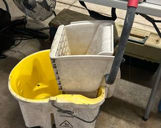 Mop bucket