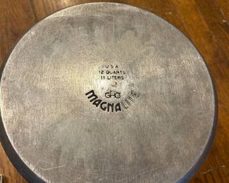 Magnalite covered pot