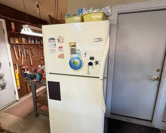 2007 Frigidaire (clean, works) 