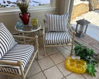 Metal armchairs and side table -  powder-coated cast aluminum 