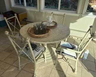 Round patio table with 4 armchairs - powder-coated cast aluminum 