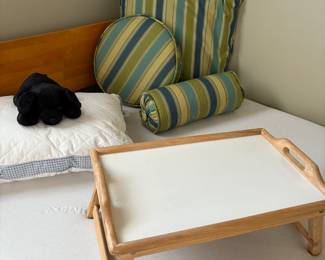 bed tray (2 available) decor accent pillows and queen mattress, pillow and stuffy - black lab