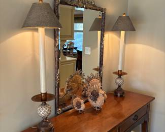 Console / entryway table with 2 drawers, mirror and buffet lamps