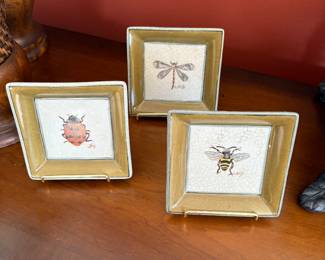 Porcelain decor plates