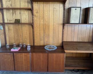 MCM Modular Wall Unit