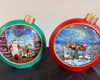 Battery operated Christmas decorations 