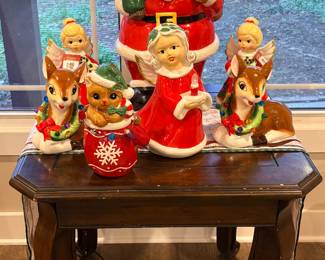 Mr. Christmas lighted decor