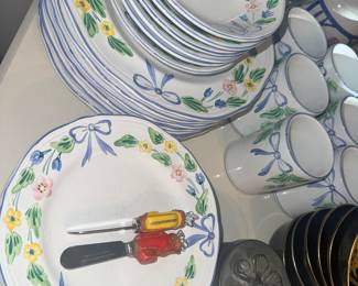 Herend Village Pottery Bow pattern