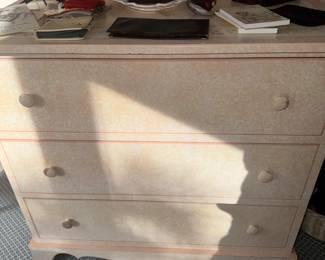 Pretty Dresser