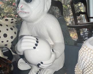 White porcelain Monkey with scary toenail polish Italy S4324