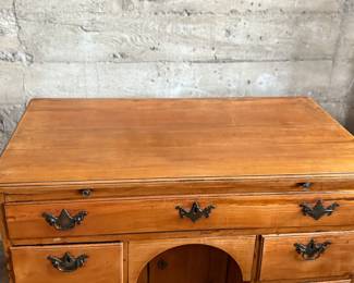 This lot features a rare 18th century Georgian style kneehole desk that measures, 33.5” H x 36.5” W x 20.5” D.
