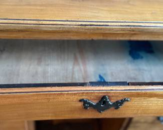 This lot features a rare 18th century Georgian style kneehole desk that measures, 33.5” H x 36.5” W x 20.5” D.
