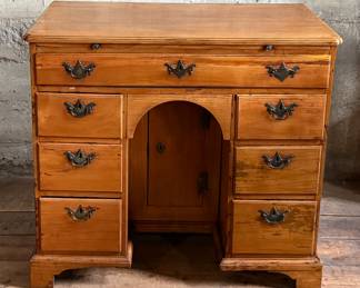 This lot features a rare 18th century Georgian style kneehole desk that measures, 33.5” H x 36.5” W x 20.5” D.
