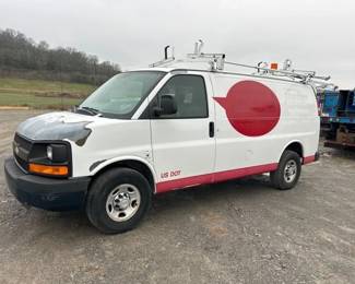 2011 CHEROLET EXPRESS VAN