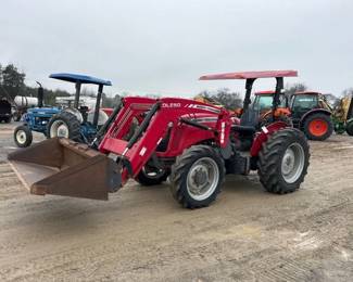 MASSEY FERGUSON 2635 TRACTOR AND LOADER